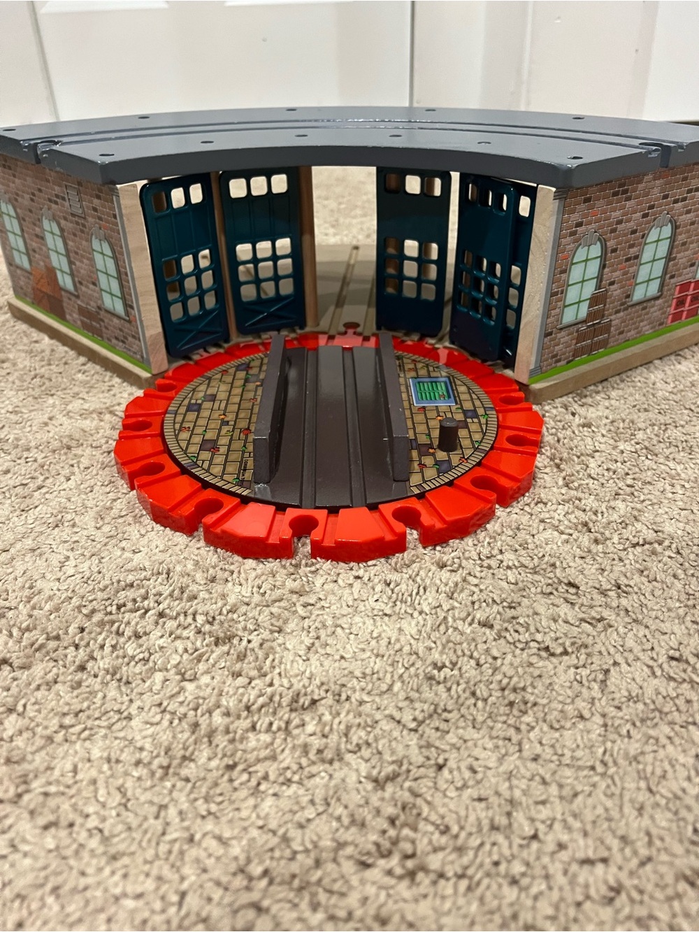 Thomas & Friends Red Turntable Train Roundhouse Playset with Blue Doors
